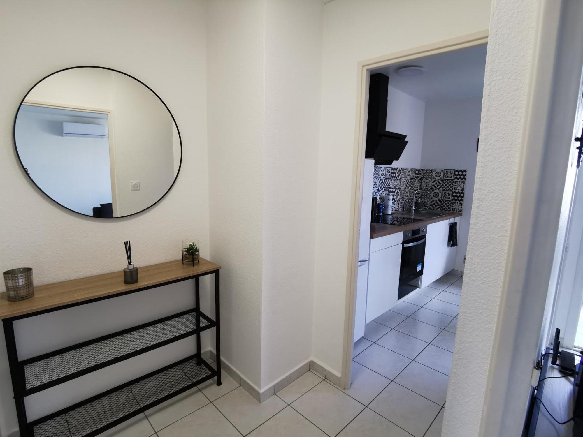 Appartement Refait A Neuf, Climatise Avec Vue Mer Et Montagne, Avec Place De Parking Privative แซงต์-ซีเปรียง ภายนอก รูปภาพ